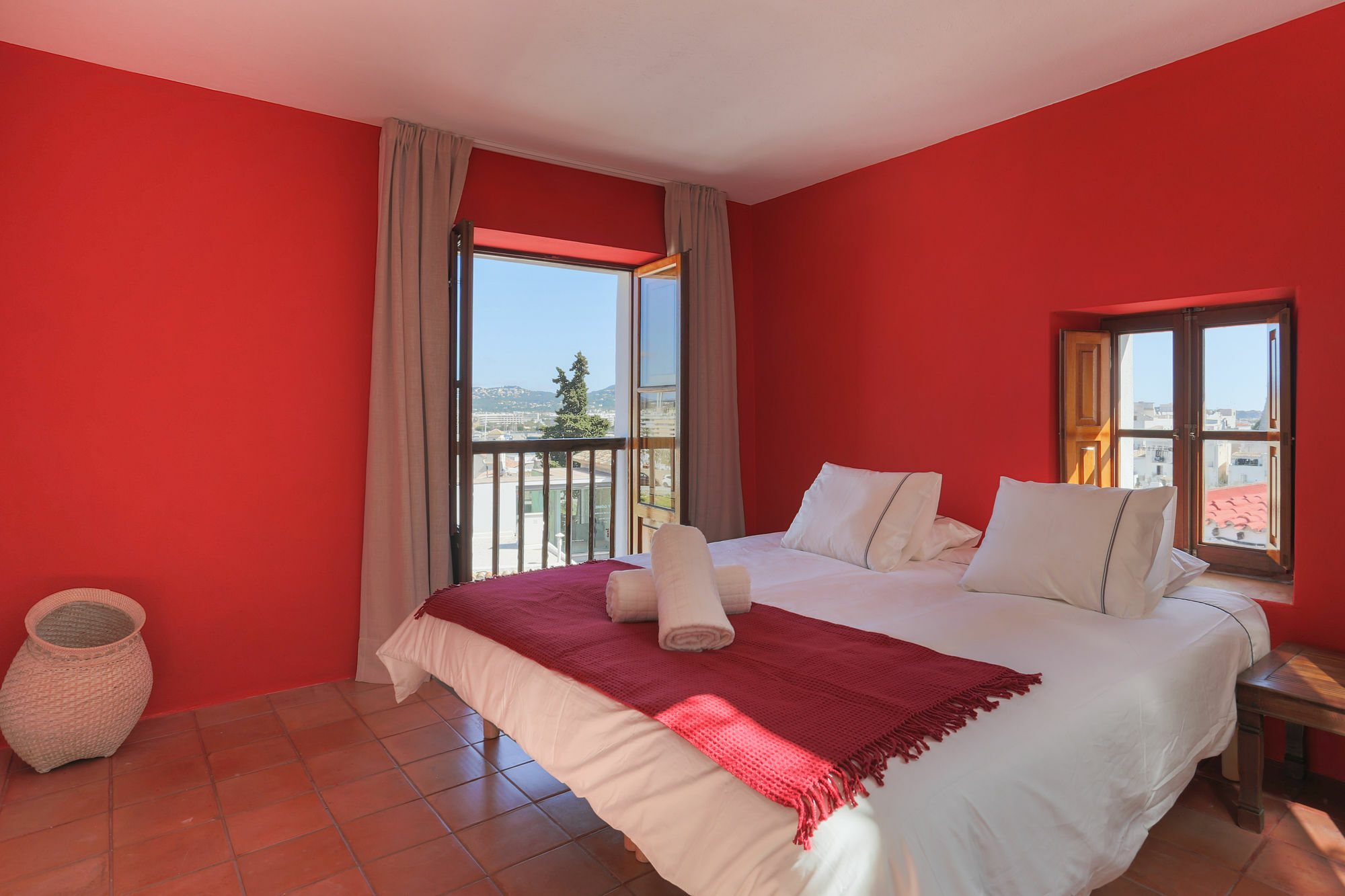 Apartamentos Xereca - Dalt Vila III Ибица Экстерьер фото